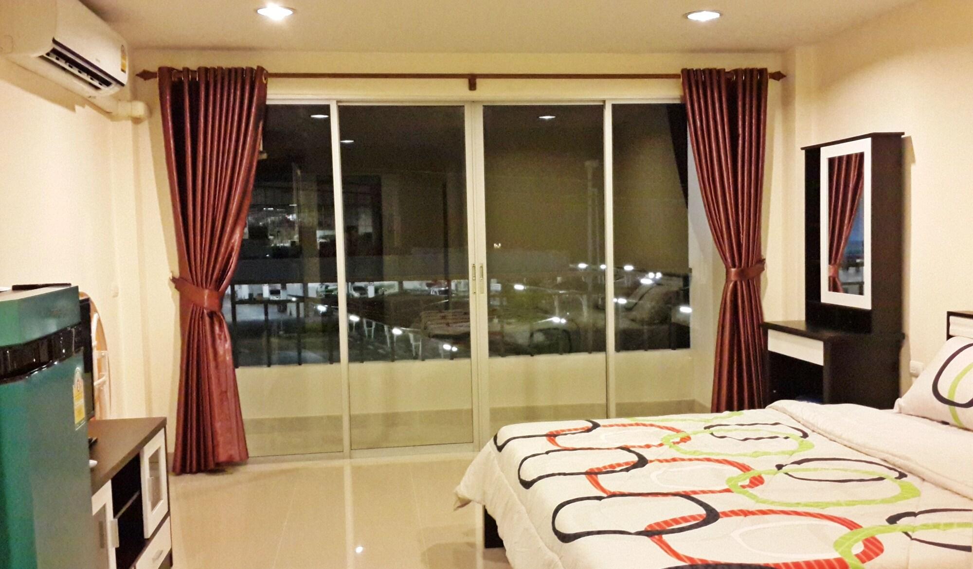 Santa Place Aparthotel *