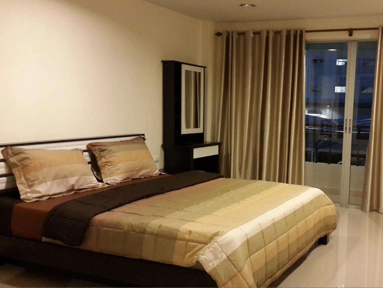 Santa Place Aparthotel *